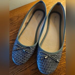Wanted Women's Woven Gray Flats Size 10